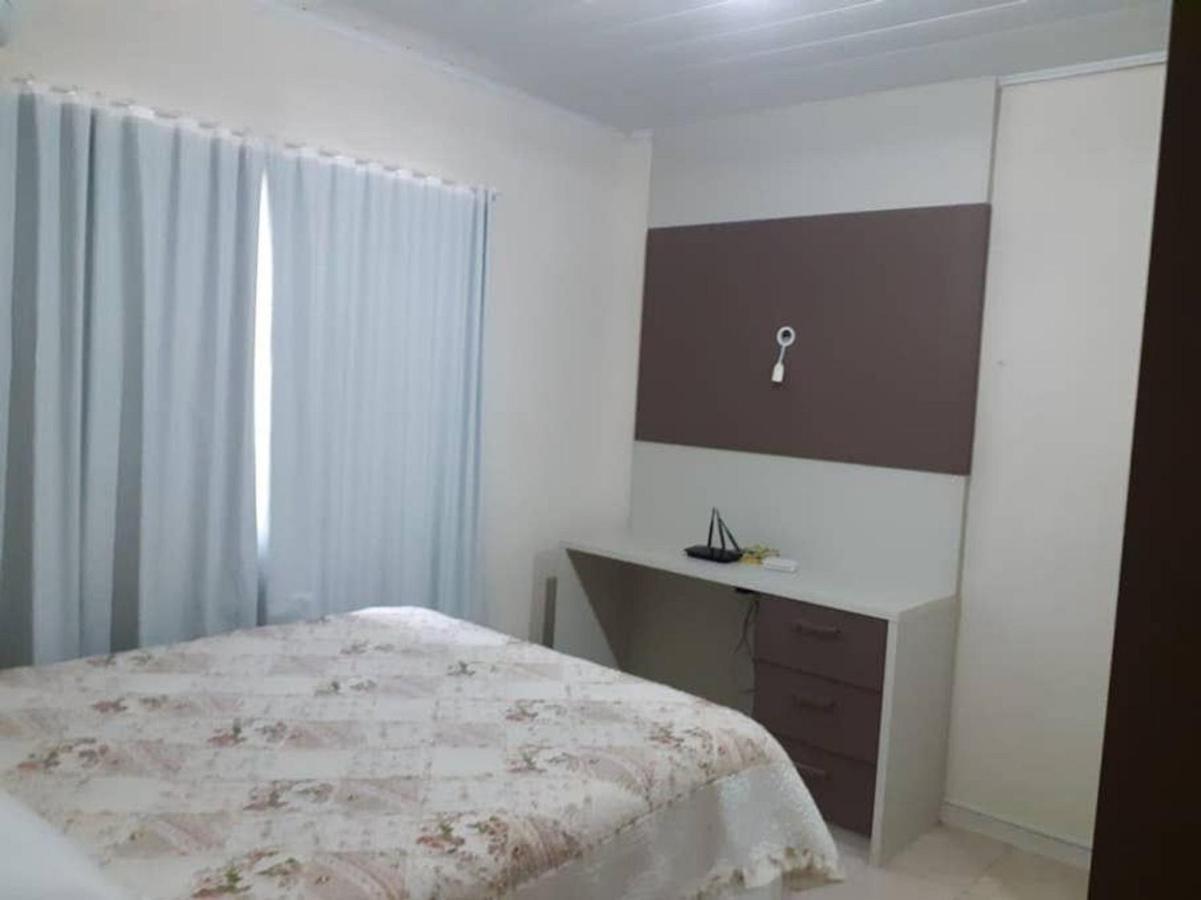 Casa De 03 Dormitorios No Centro De بومبينهاس المظهر الخارجي الصورة